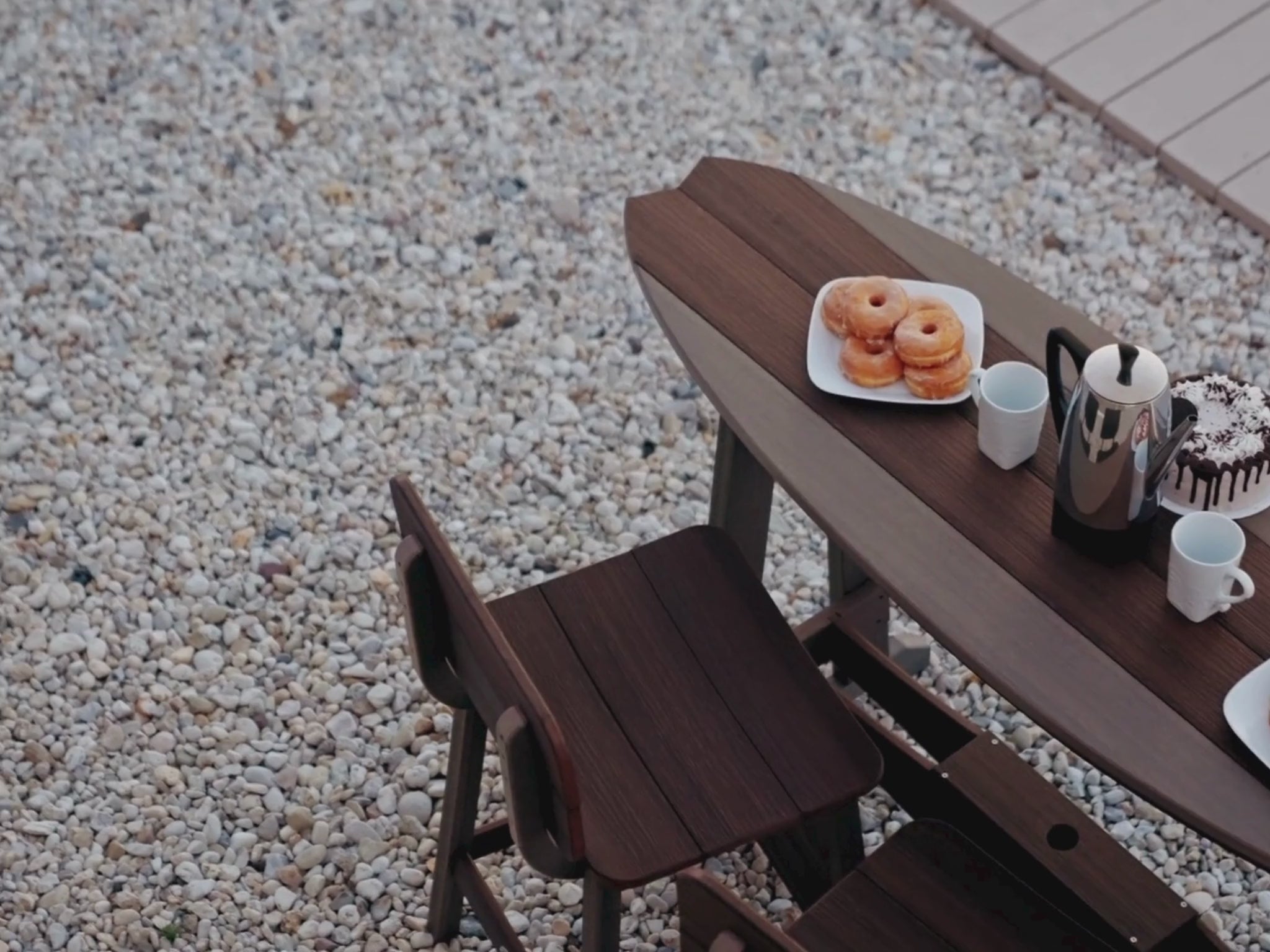 Load video: 6' Surfboard Table | SurfAira Collection